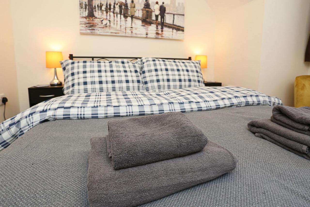 3bed/2bath Duplex - Pure Bliss Apartment *